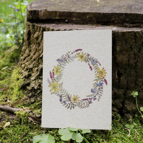 Postkarte aus Graspapier "Blumenkranz" - von Hannibelle